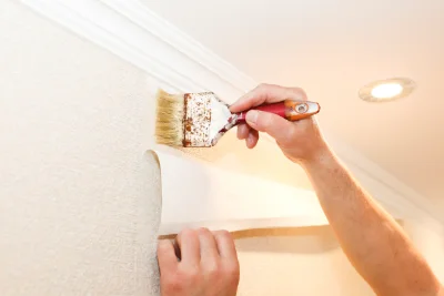 Pose de papier peint à Massugas — revêtements muraux et toiles de verre